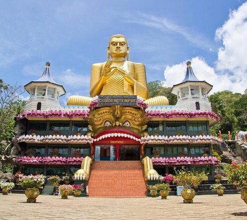 Dambulla gold and temple tourist place