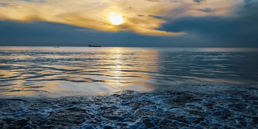 Uppuveli Beach: Pristine Coastal Paradise in Trincomalee, Sri Lanka 1