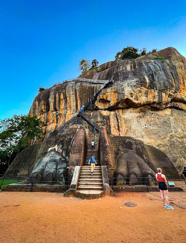 sigiriya rock tourist place 1