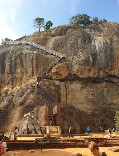 sigiriya rock tourist place 9