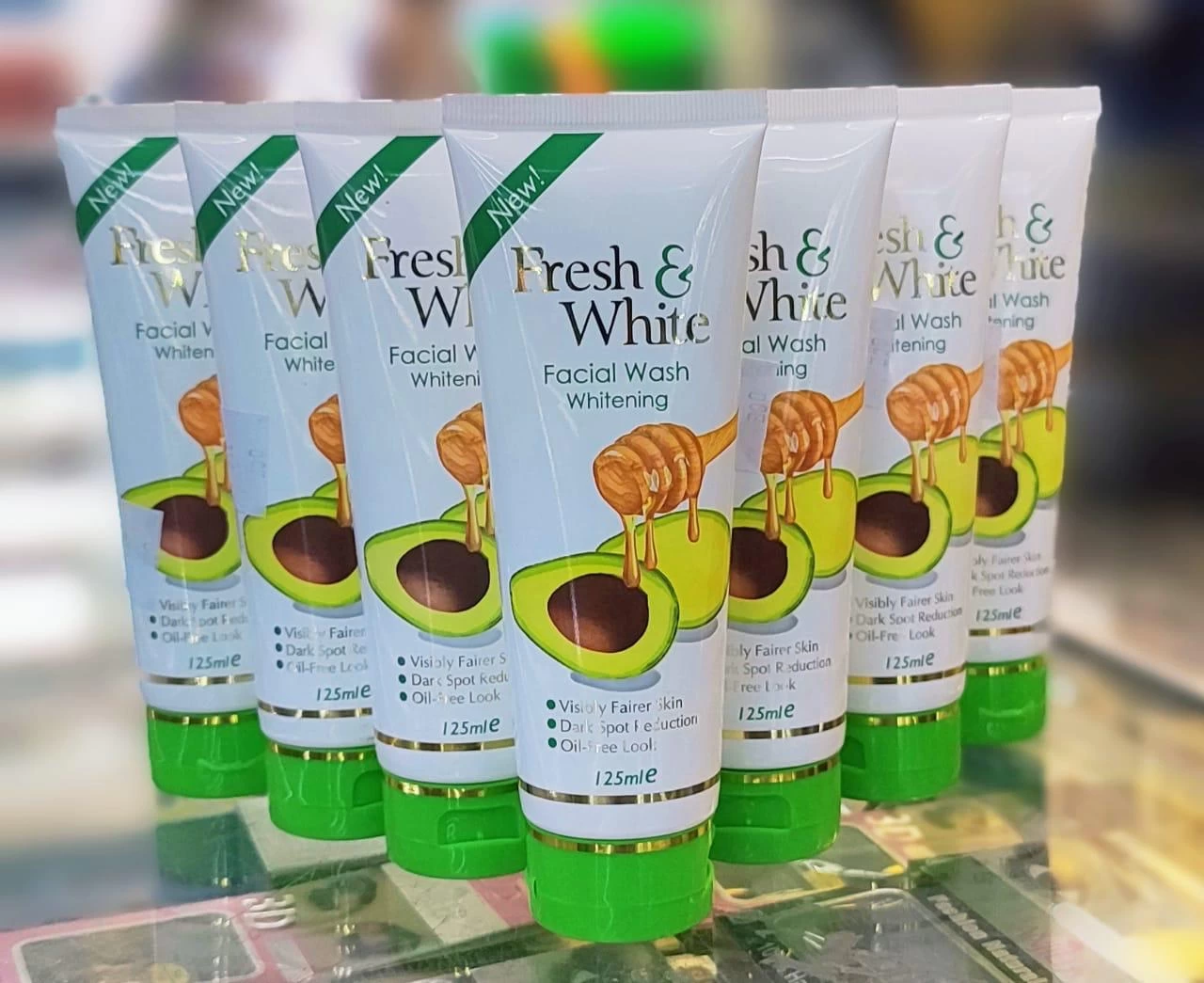 Fresh and White Whitening Face Wash