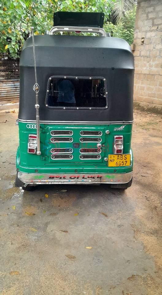 Auto for Sale – Original Paint, Good Condition | Jaffna